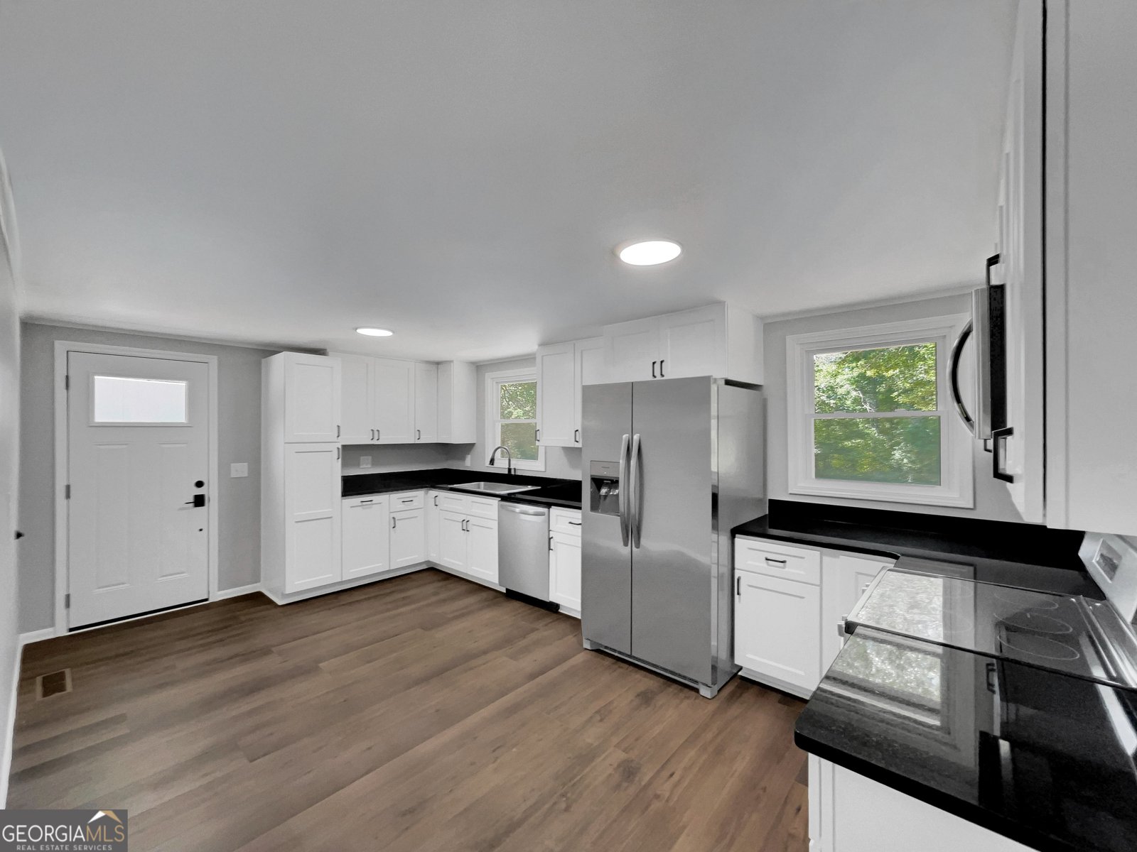 858 Clairmont Avenue Comer - Photo 9