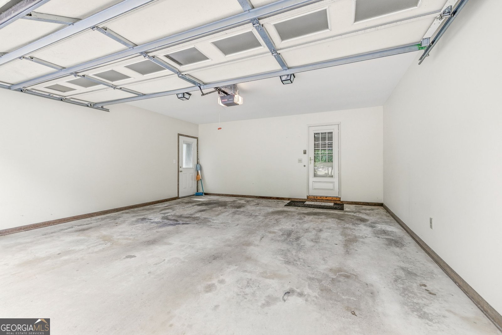 949 Smallwood Drive Commerce - Photo 33