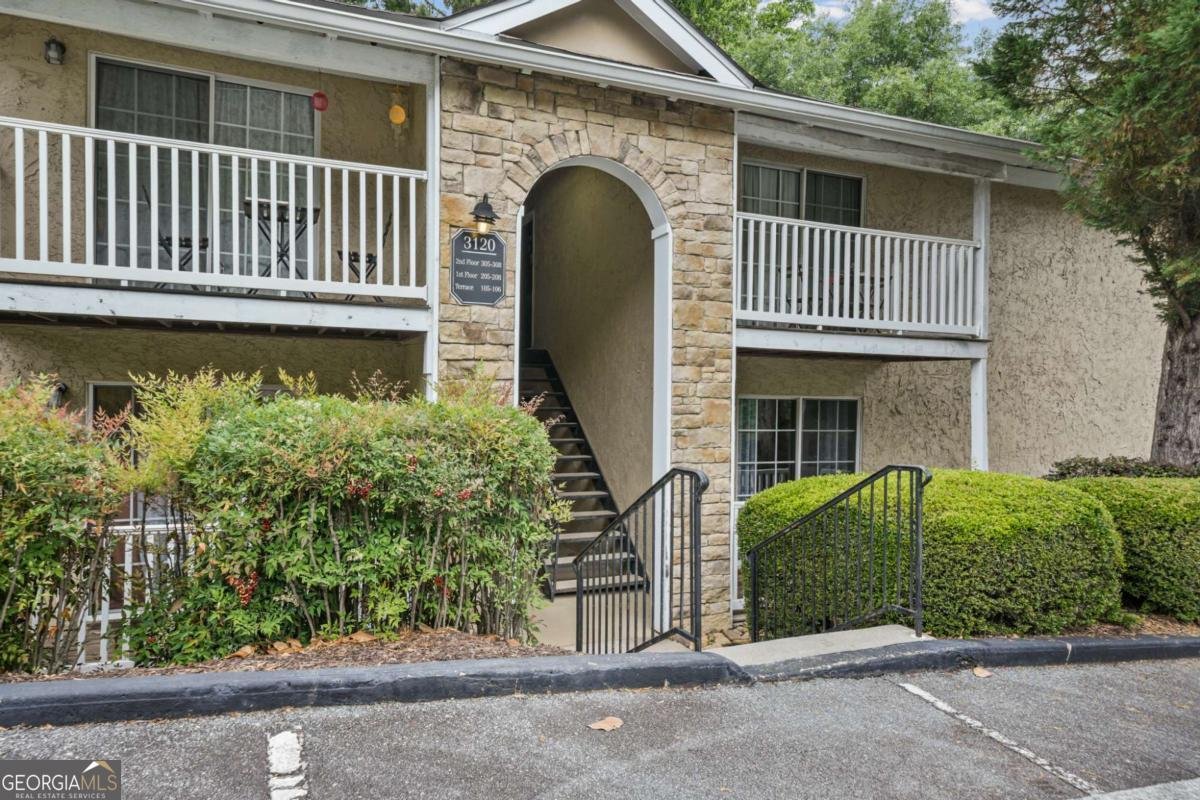 3120 Seven Pines Court Atlanta - main photo