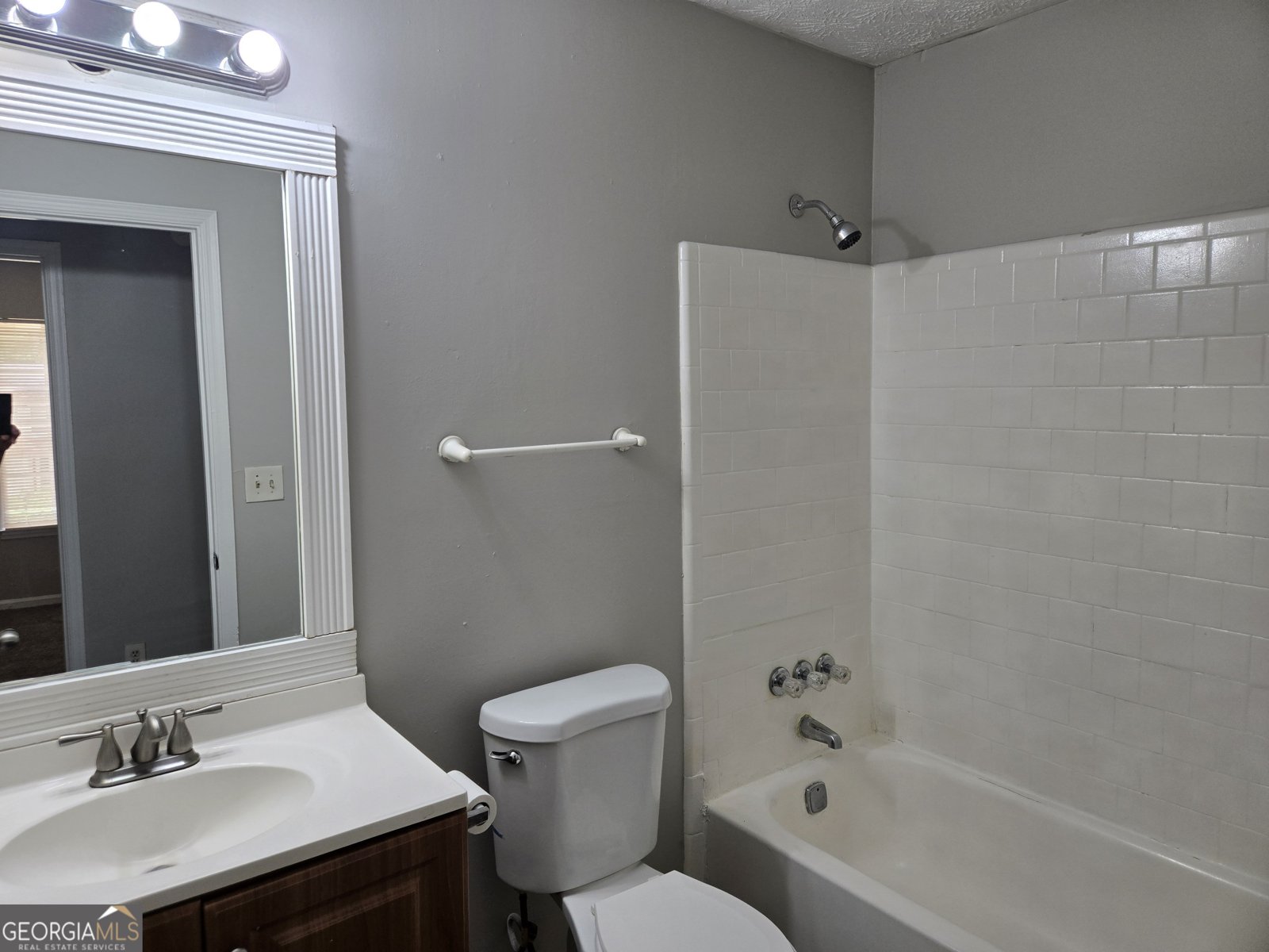 447 Sherwood Circle Stone Mountain - Photo 11