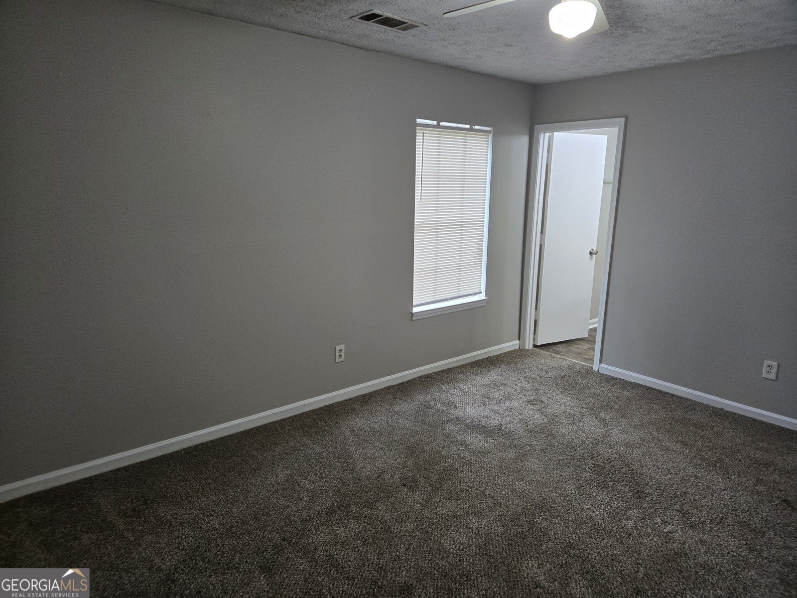 447 Sherwood Circle Stone Mountain - Photo 6