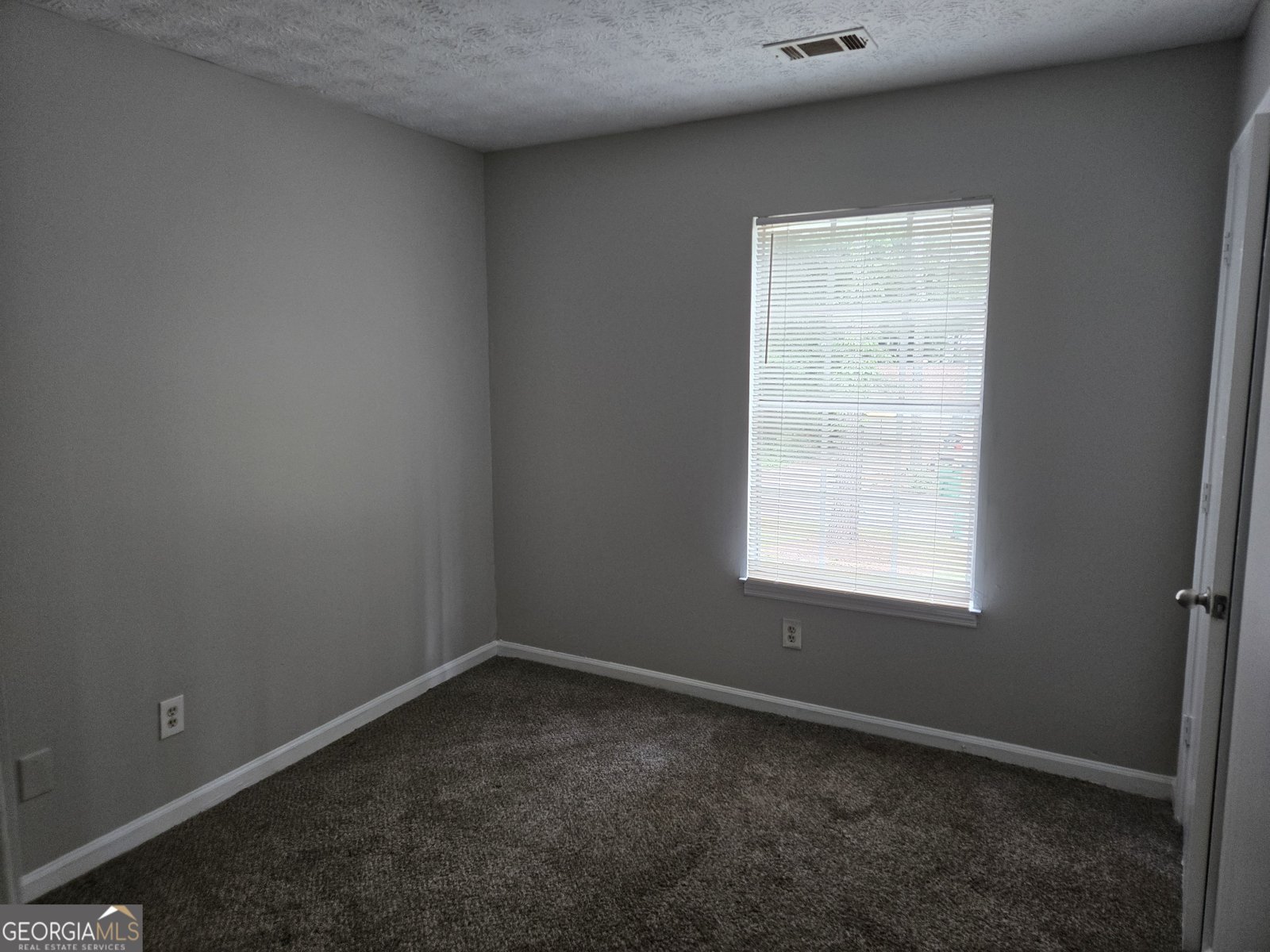 447 Sherwood Circle Stone Mountain - Photo 9