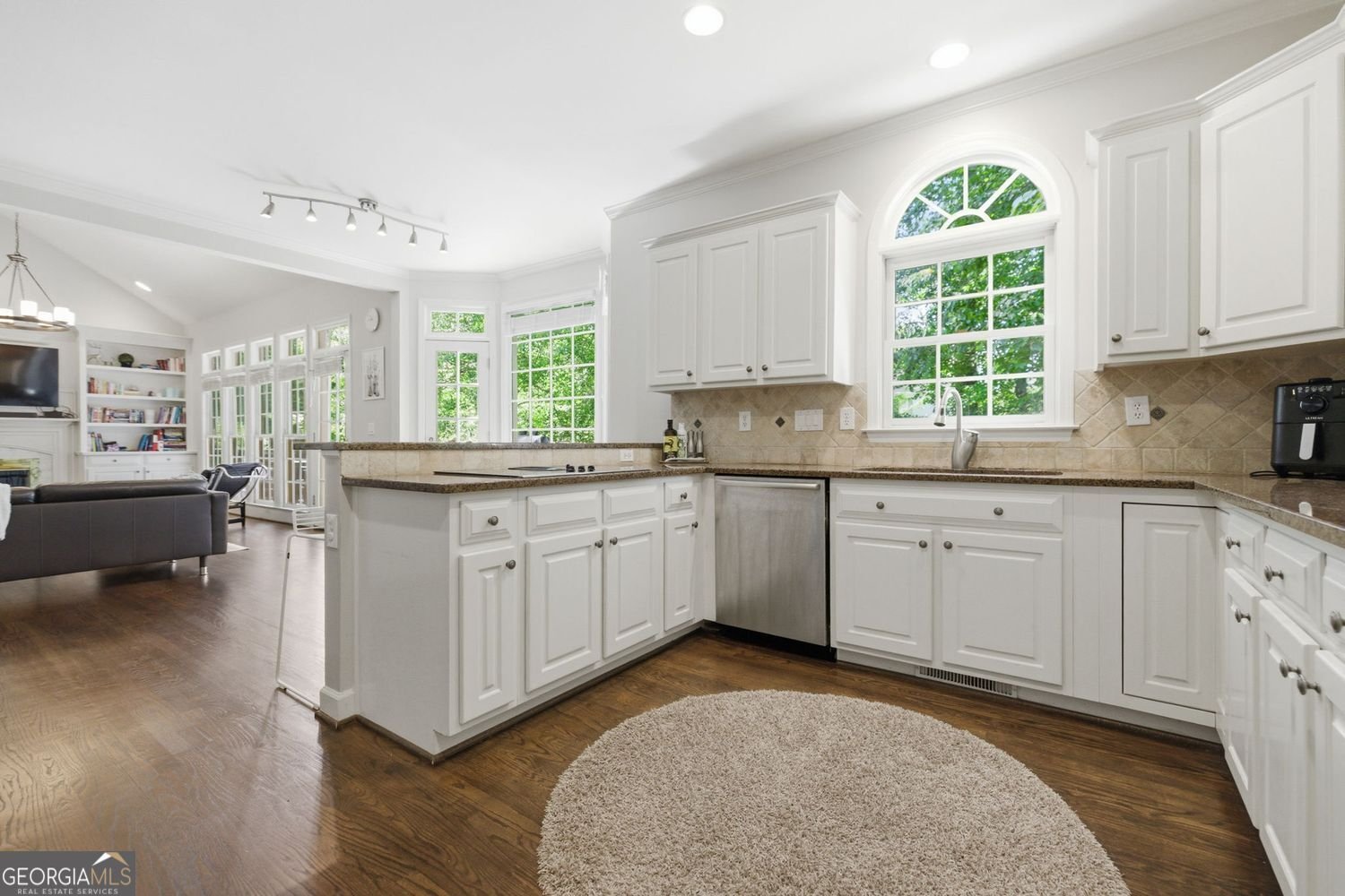 2046 Kinsmon Drive Marietta - Photo 11