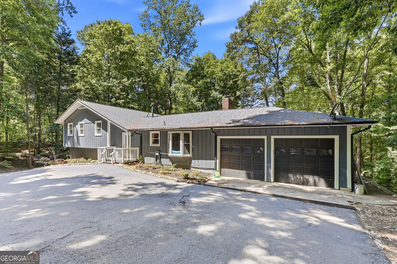 3928 Lake Court Gainesville - main photo
