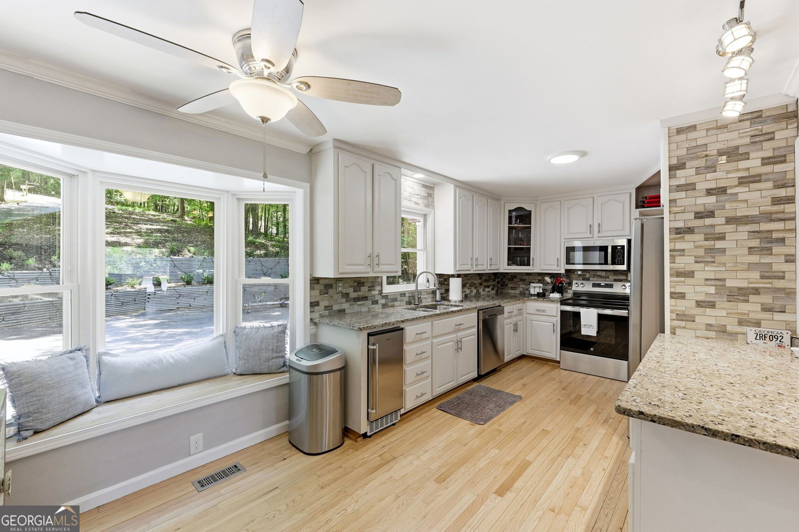 3928 Lake Court Gainesville - Photo 11