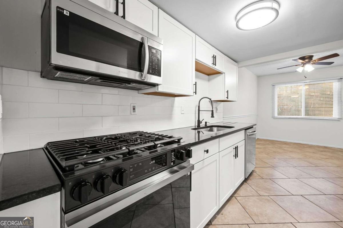 579 Northridge Crossing Drive Atlanta - Photo 8