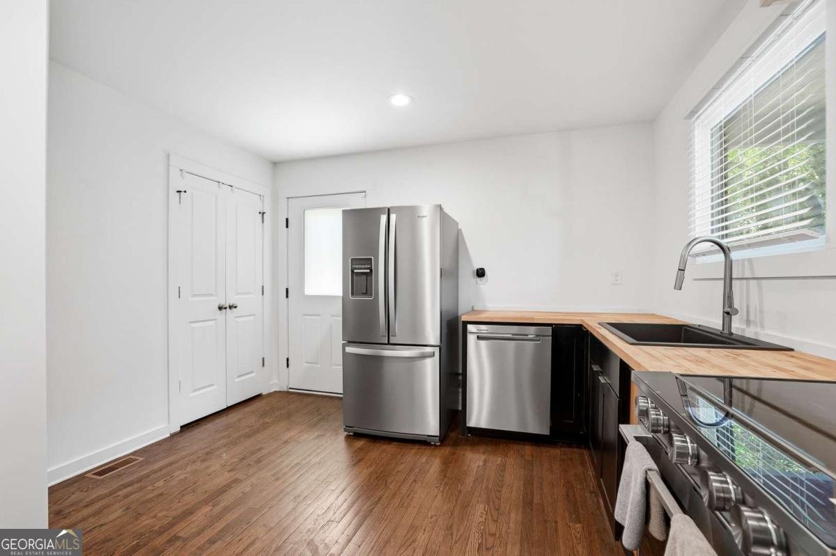 439 Oak Drive Stone Mountain - Photo 10