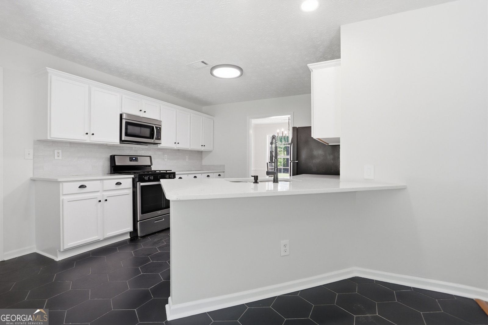 7318 Coral Lake Drive Flowery Branch - Photo 6