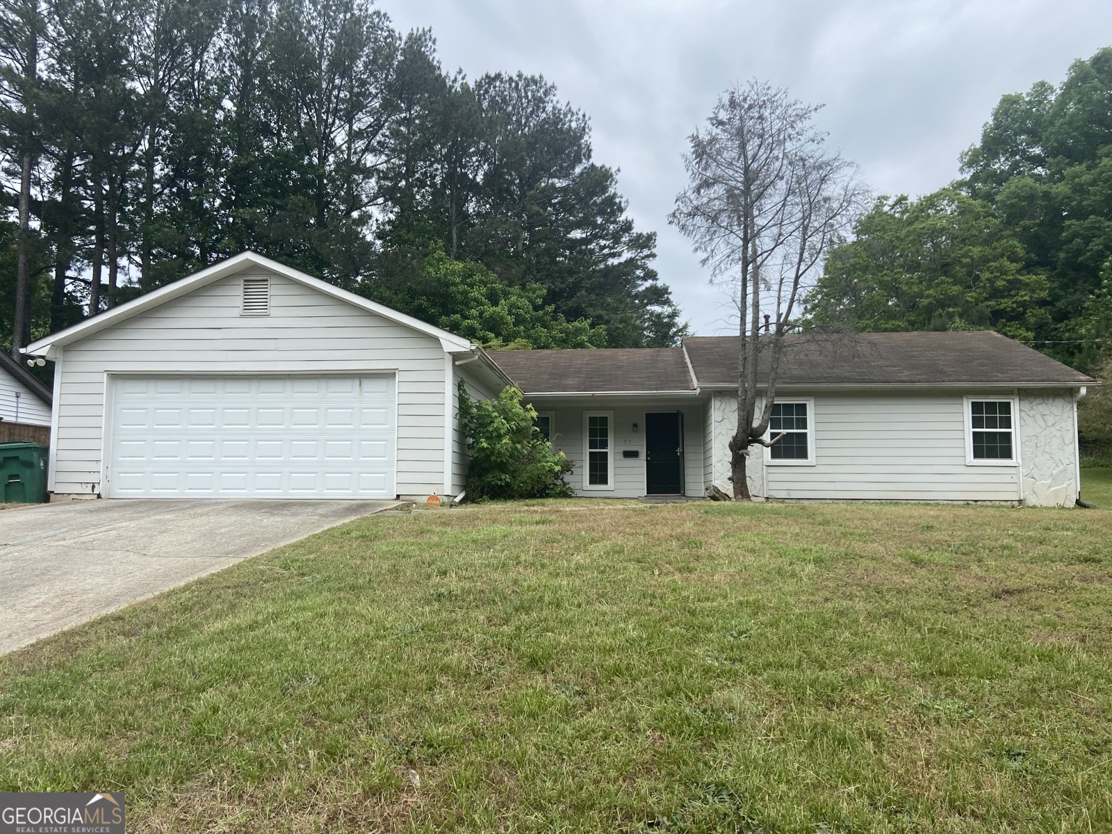 1767 Dunbarton Drive Lithonia - main photo