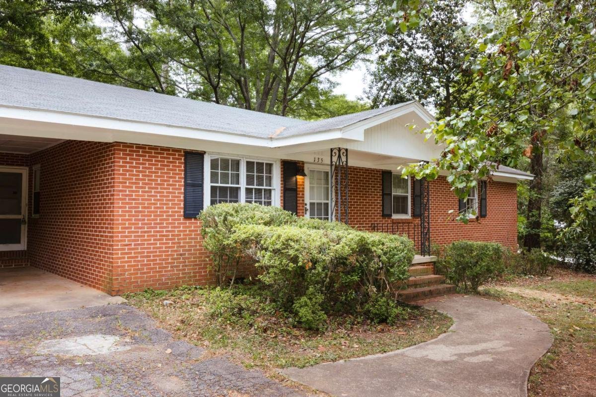 135 Cavalier Court Athens - main photo