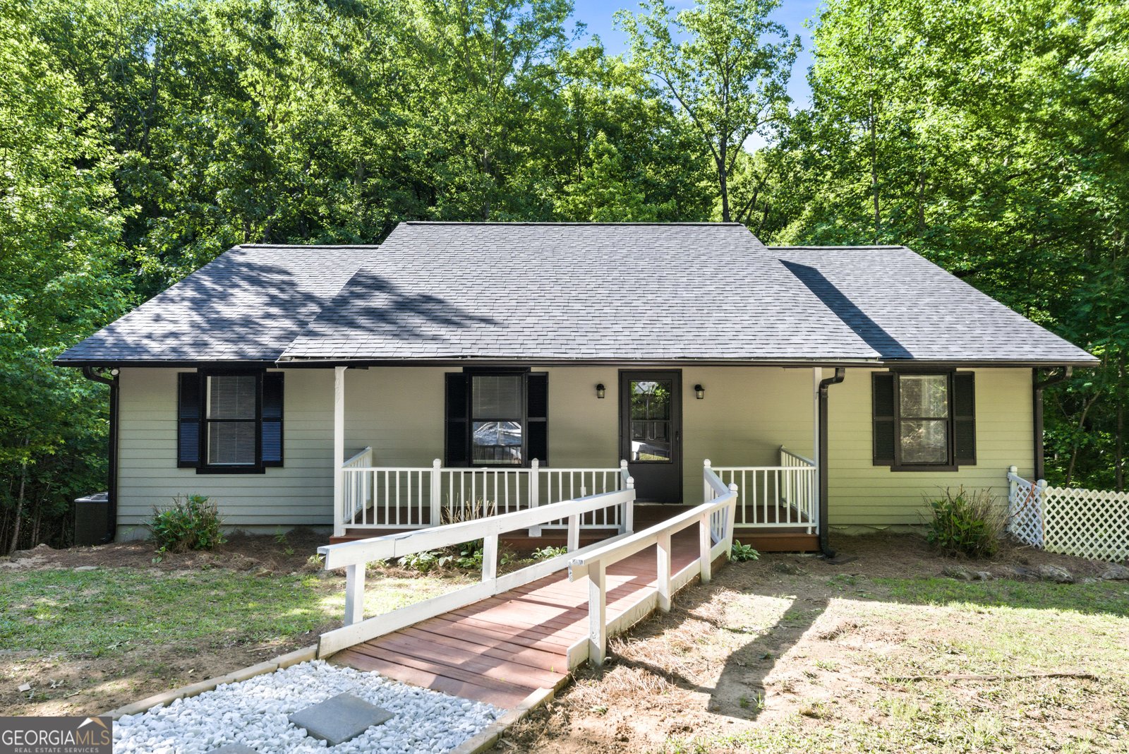 1029 Woodlawn Drive Cleveland - main photo