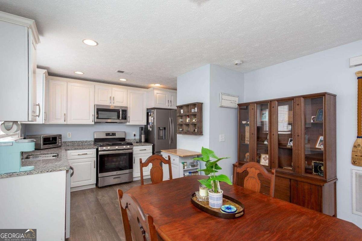 126 Oaks Pl Woodstock - Photo 6