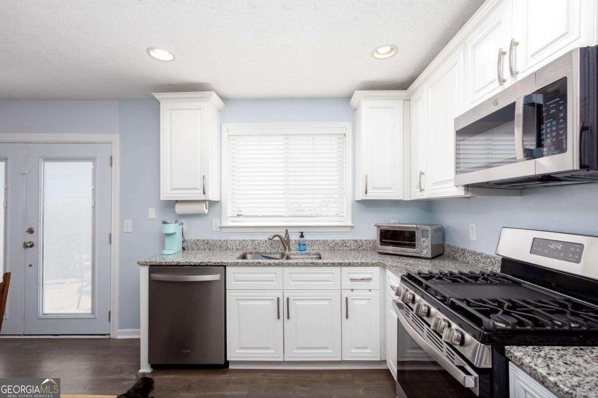 126 Oaks Pl Woodstock - Photo 9