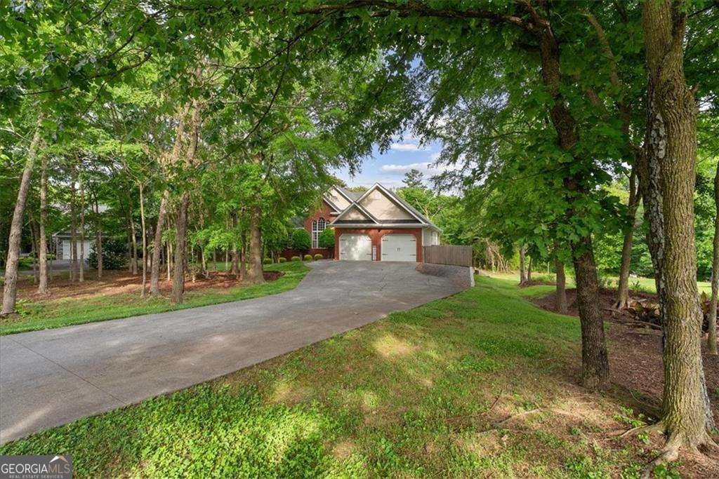 221 Woodford Way Calhoun - main photo