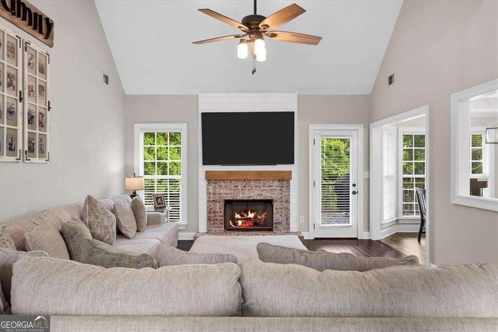 221 Woodford Way Calhoun - Photo 7