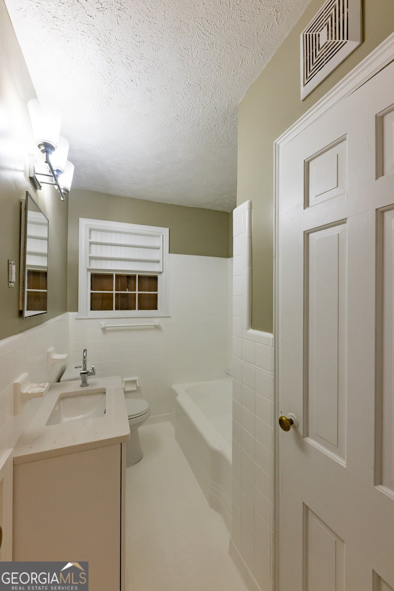 208 Upson Avenue Thomaston - Photo 27