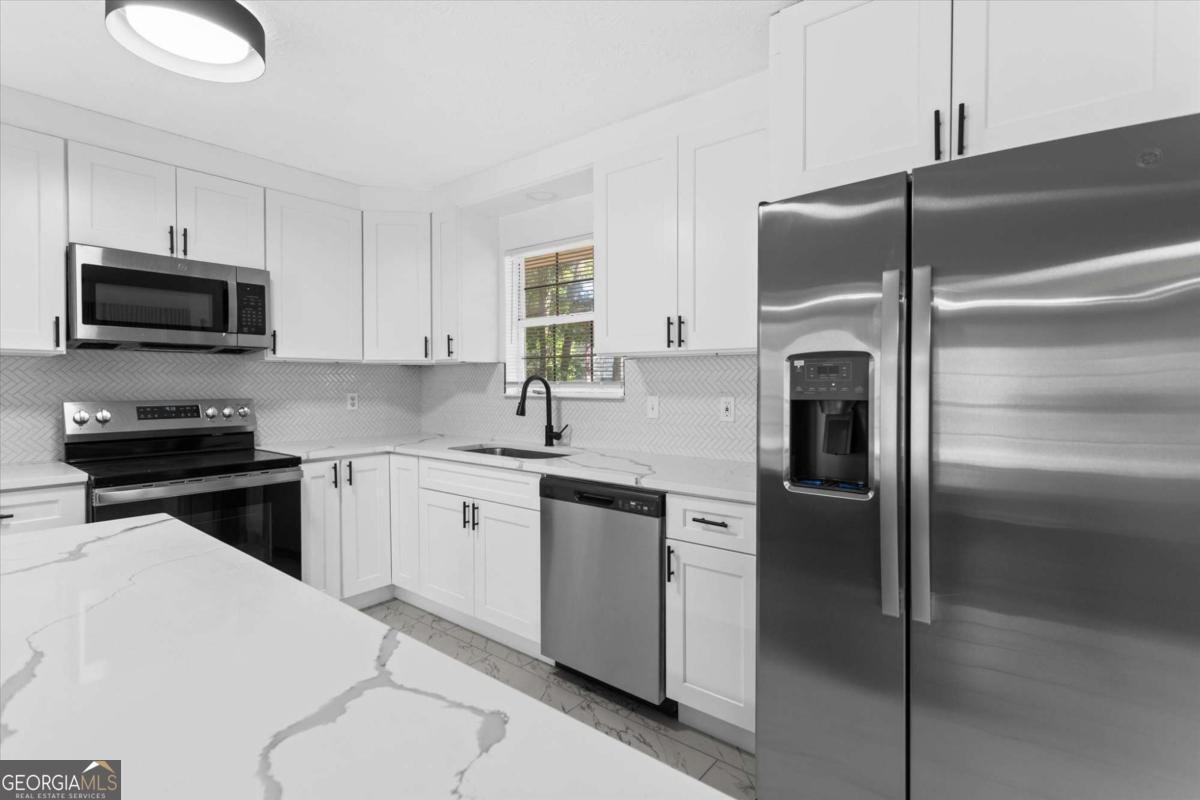 182 Slicky Rock Court Riverdale - Photo 16