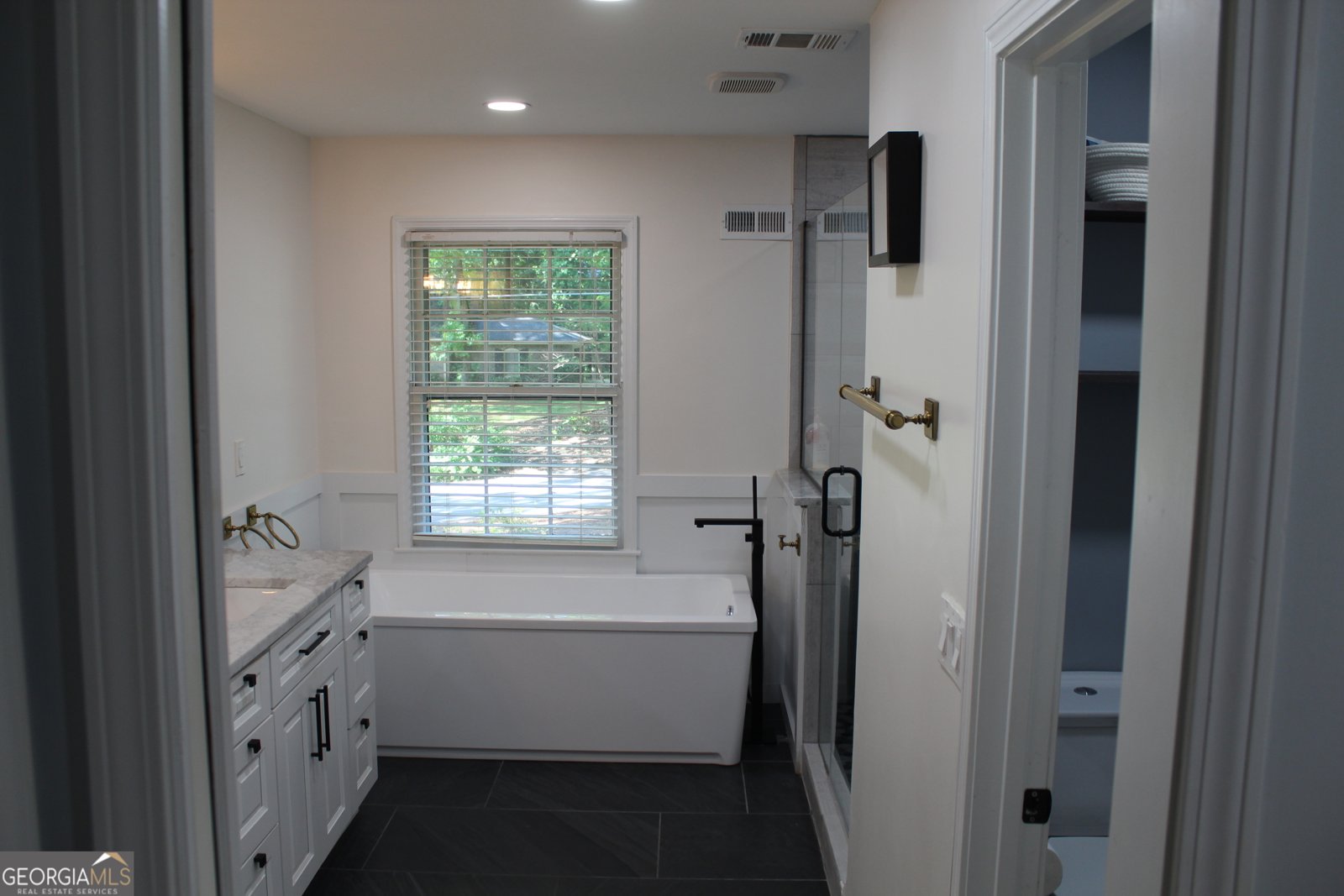 4989 Mountclaire Road Stone Mountain - Photo 6