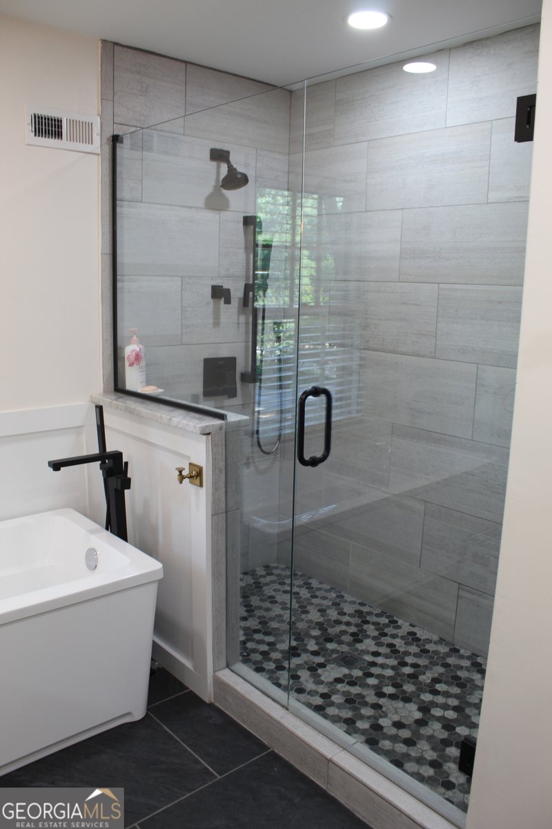 4989 Mountclaire Road Stone Mountain - Photo 8