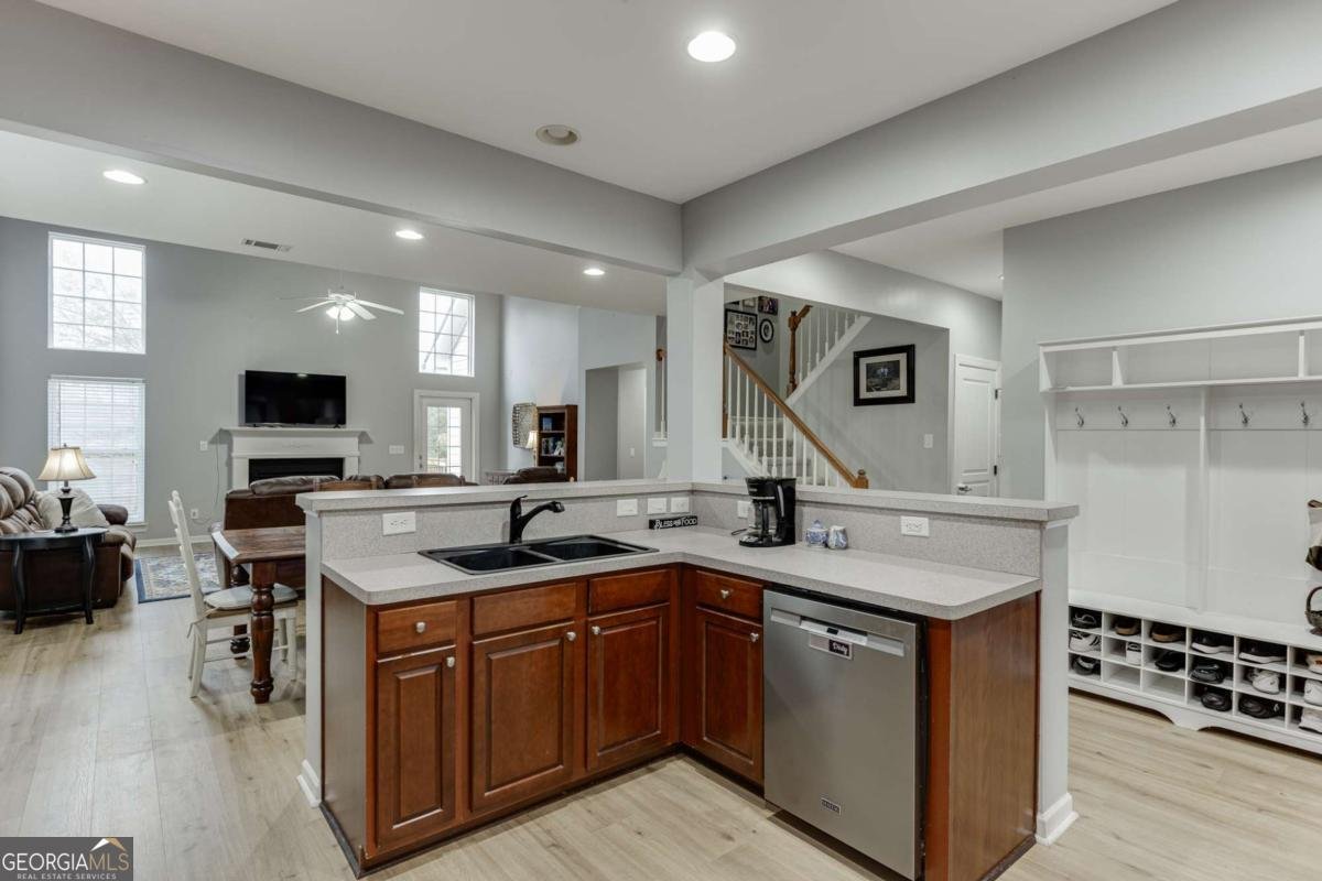7804 Keepsake Lane Flowery Branch - Photo 6