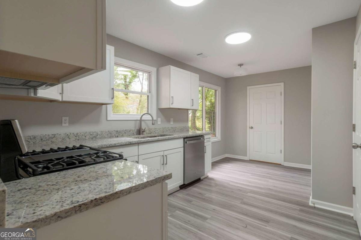 1071 Forest East Drive Stone Mountain - Photo 9