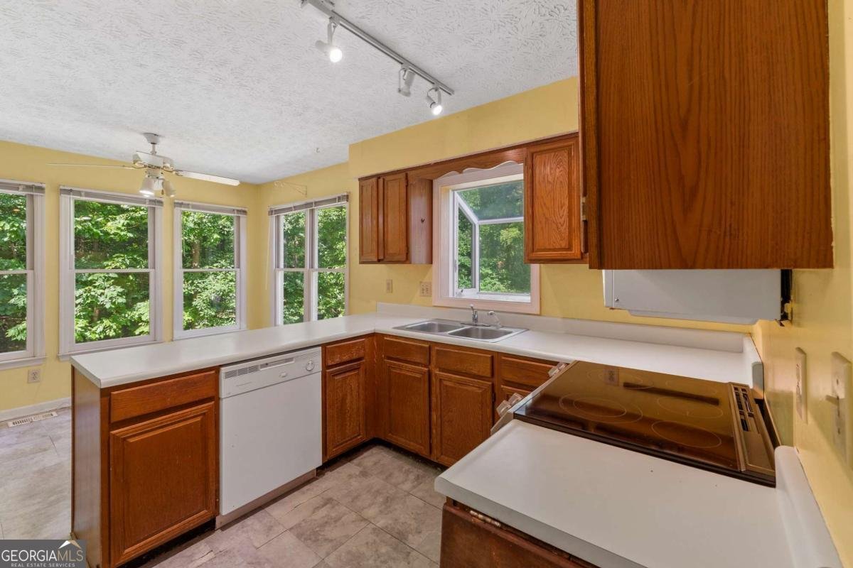 2261 Brookmont Terrace Marietta - Photo 10