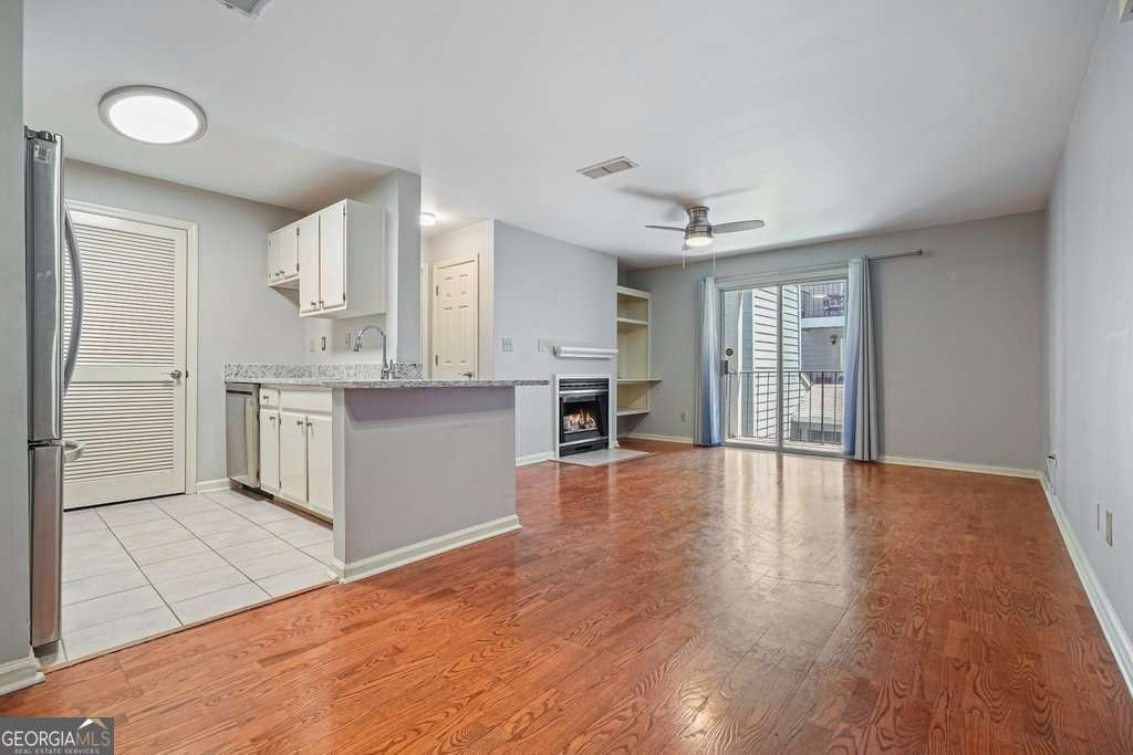305 Granville Court Atlanta - main photo