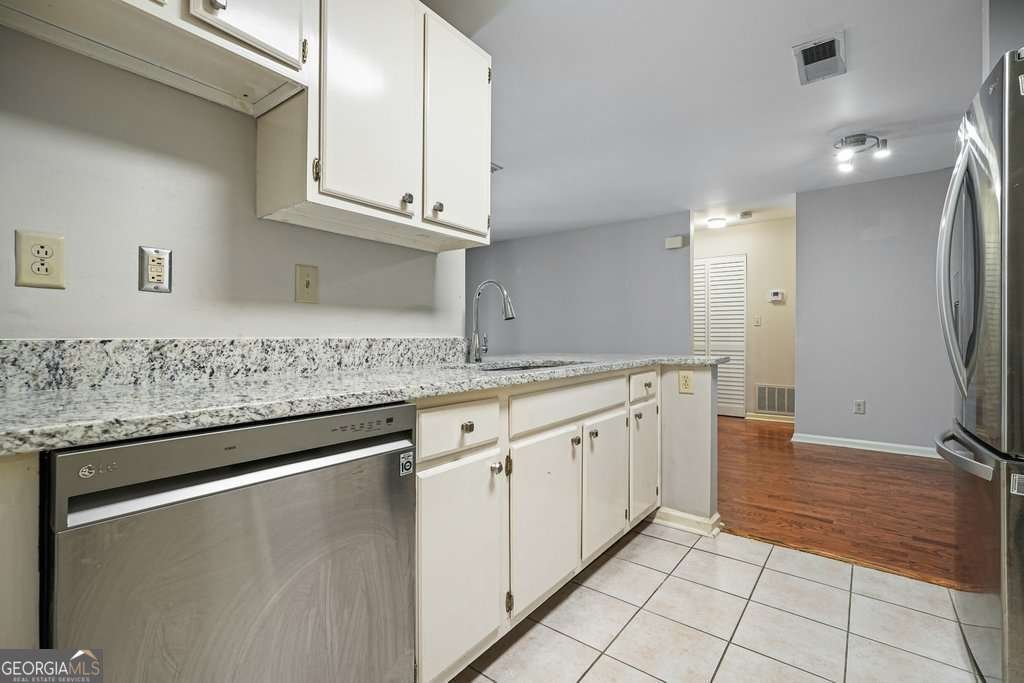 305 Granville Court Atlanta - Photo 18