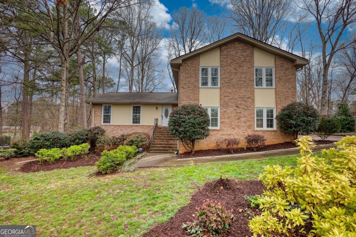 832 Sweet Briar Lane Conyers - main photo