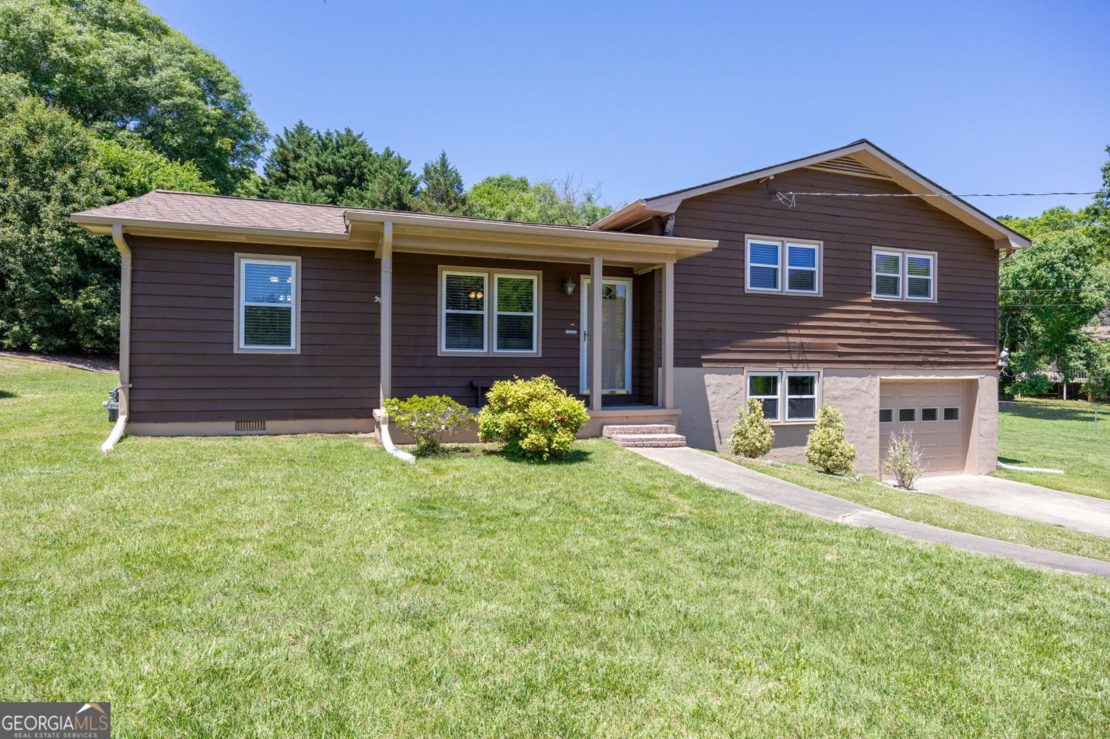 211 MAYFLOWER Drive Woodstock - main photo