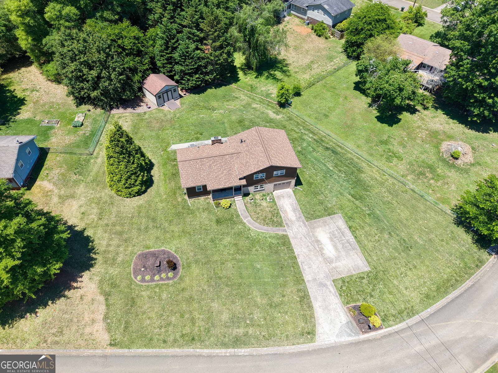 211 MAYFLOWER Drive Woodstock - Photo 32