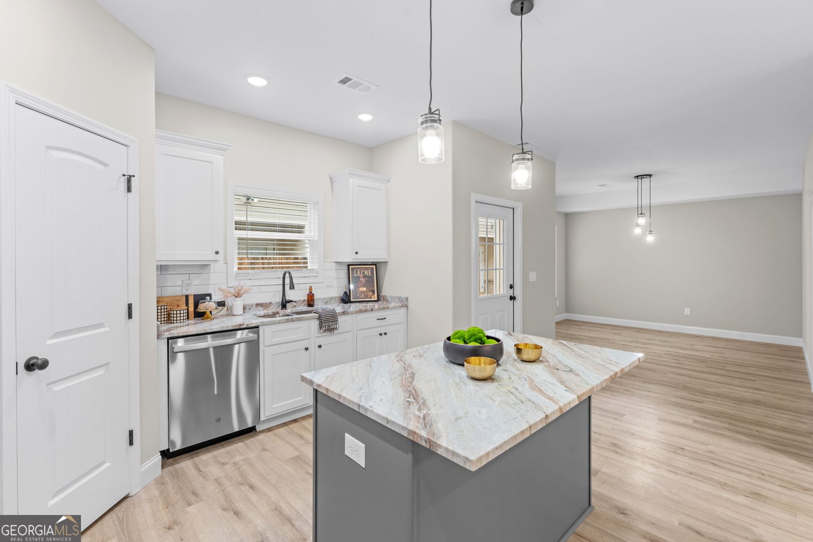 302 Beau Claire Circle Byron - Photo 10