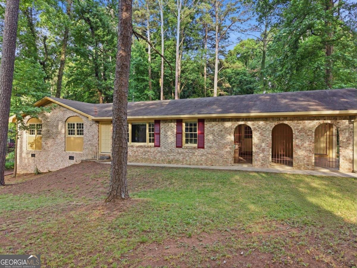 5657 Mountainbrooke Court Stone Mountain - main photo
