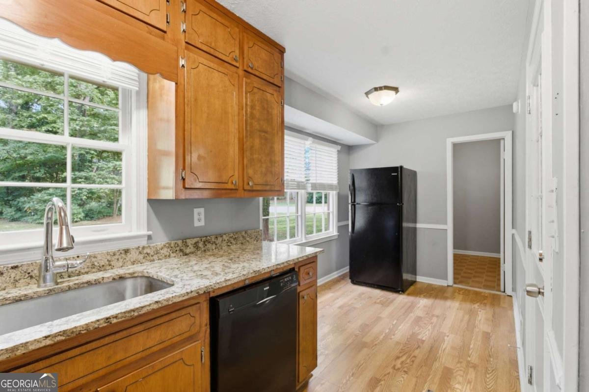 5657 Mountainbrooke Court Stone Mountain - Photo 14