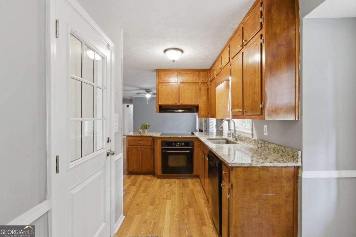 5657 Mountainbrooke Court Stone Mountain - Photo 15