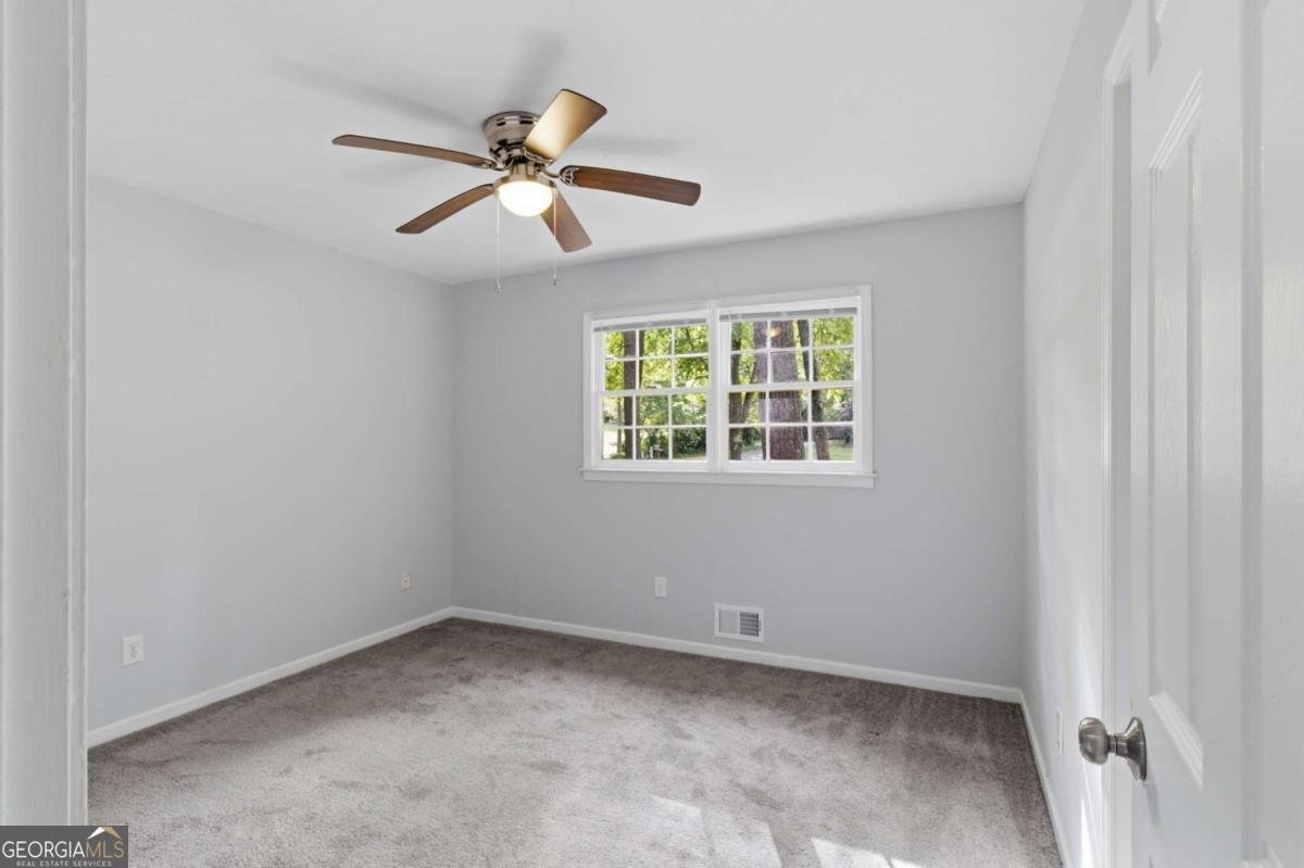 5657 Mountainbrooke Court Stone Mountain - Photo 17