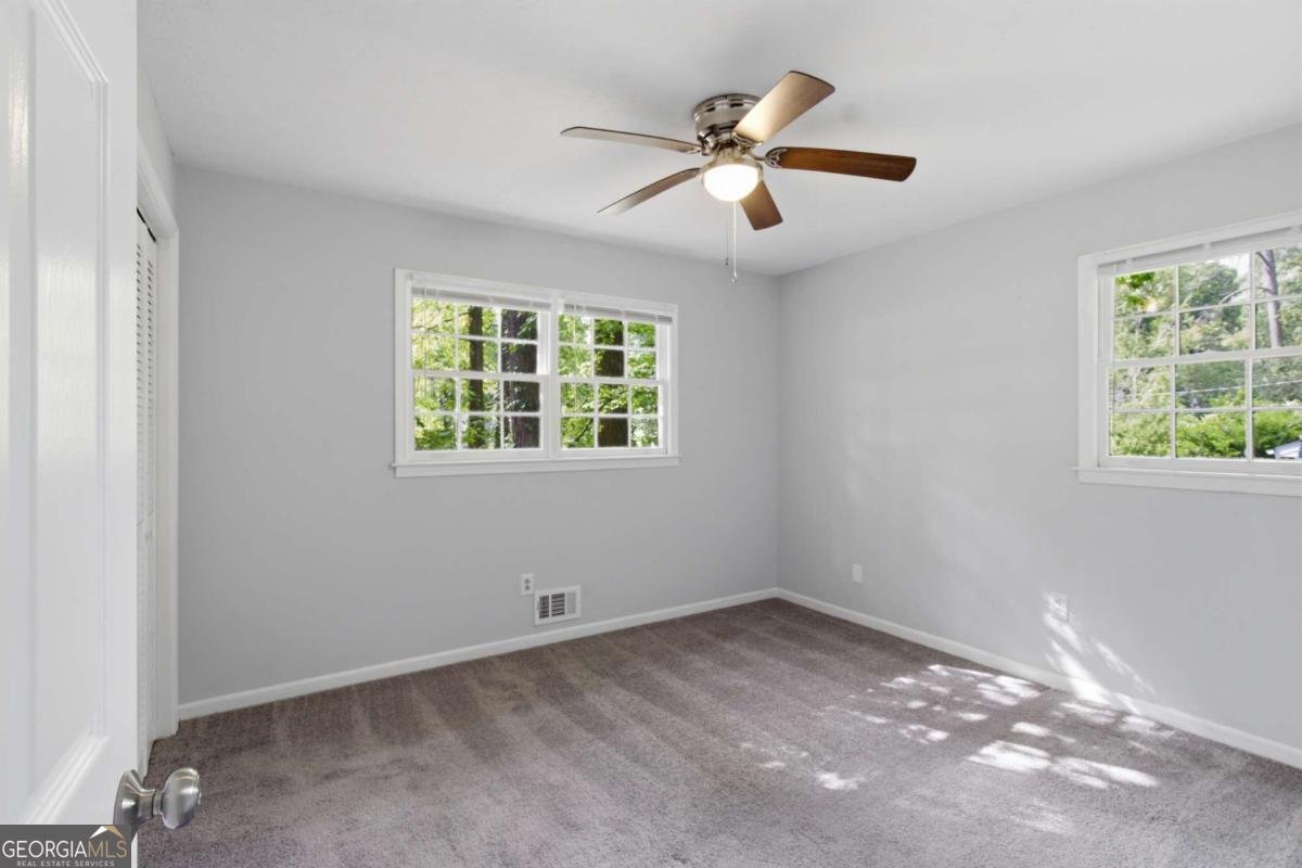 5657 Mountainbrooke Court Stone Mountain - Photo 19
