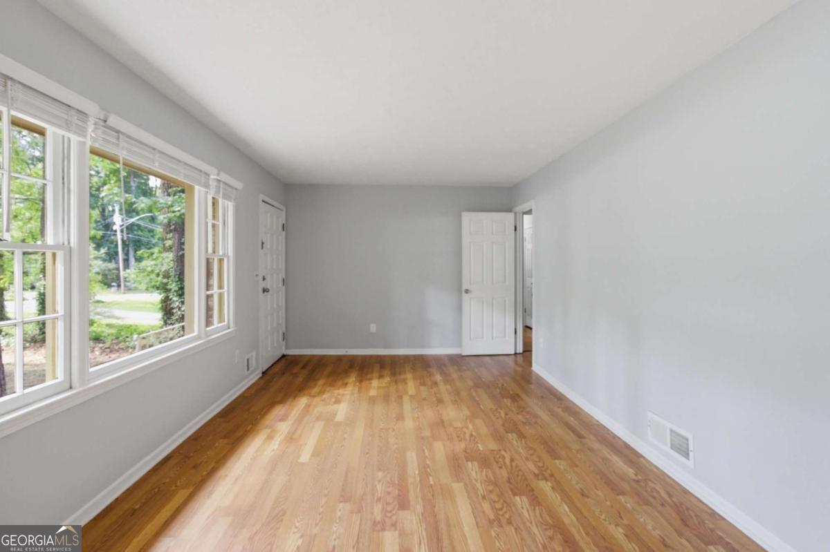 5657 Mountainbrooke Court Stone Mountain - Photo 7