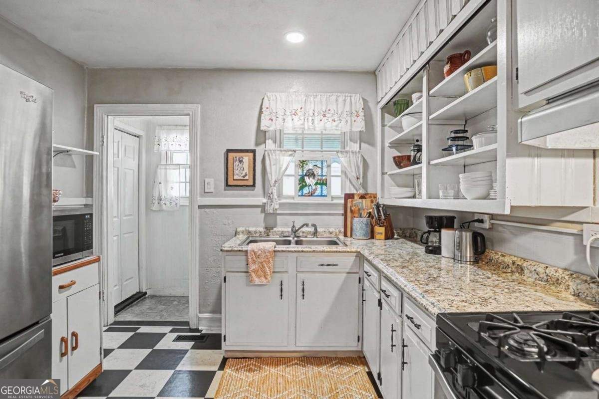 2224 38Th Street Savannah - Photo 10