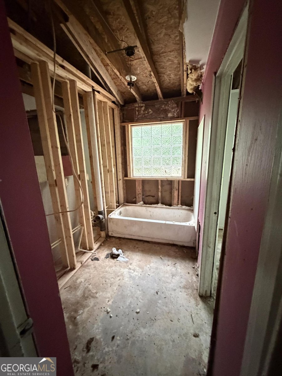 1040 Chapel Circle Greensboro - Photo 6