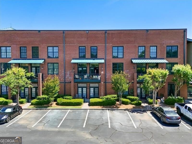 1725 Liberty Lane Roswell - main photo