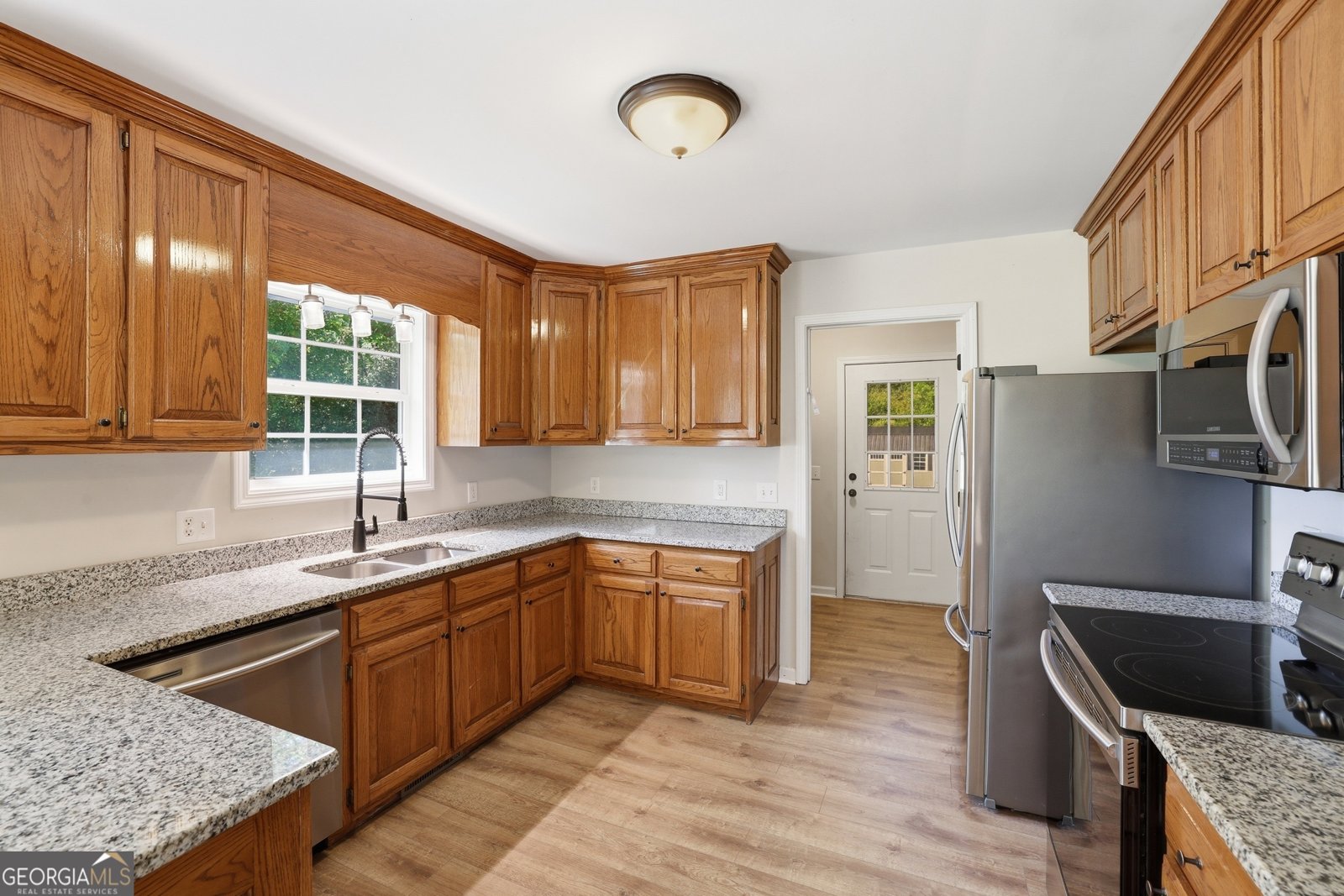 981 Hoyt Street Cornelia - Photo 11