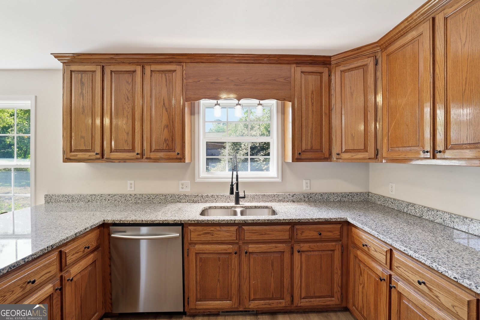 981 Hoyt Street Cornelia - Photo 12