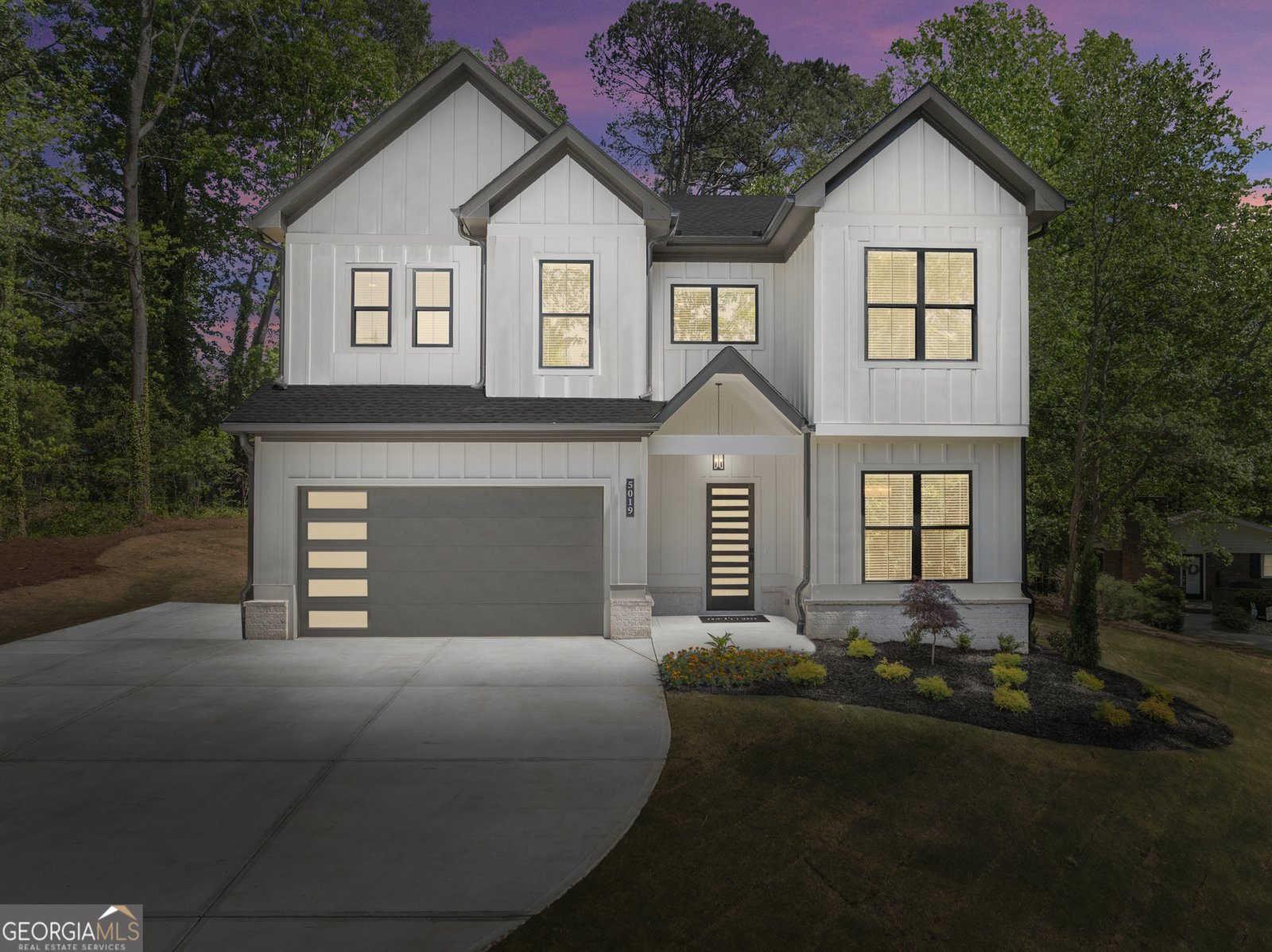 5019 Nichols Drive Flowery Branch - main photo