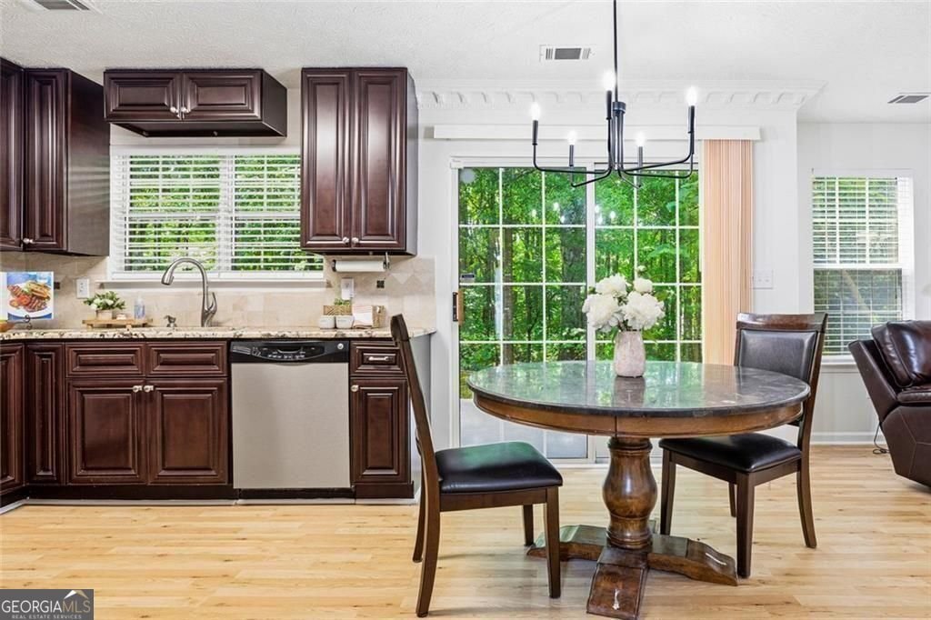 1075 Hidden Pond Lane Roswell - Photo 11