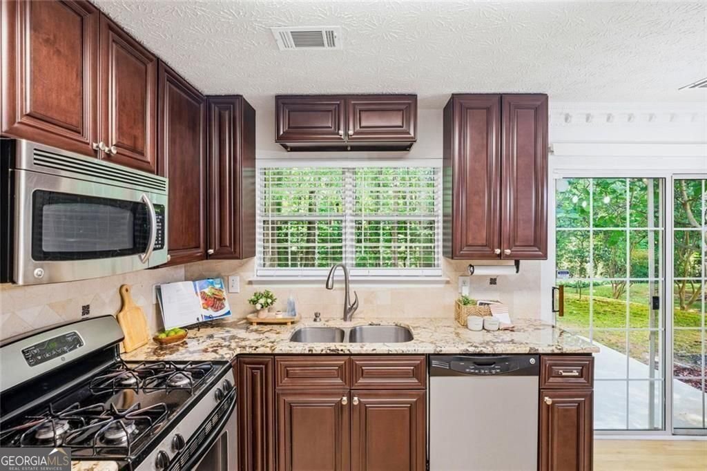 1075 Hidden Pond Lane Roswell - Photo 20