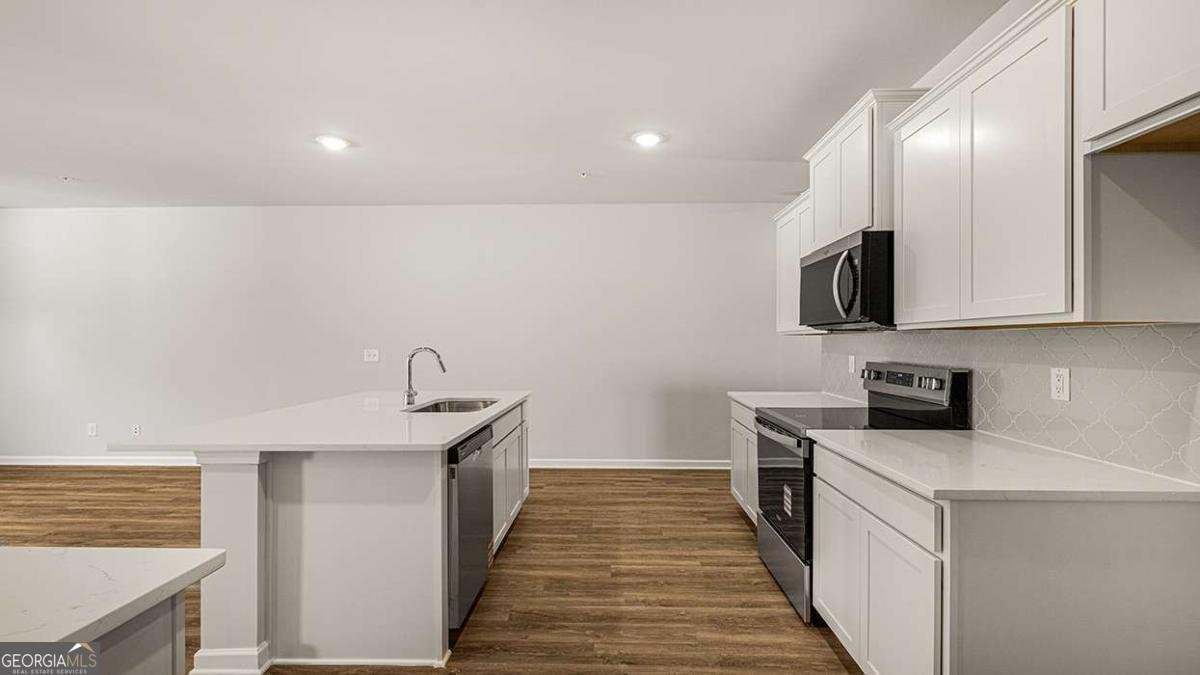 228 Sound Circle Stockbridge - Photo 7