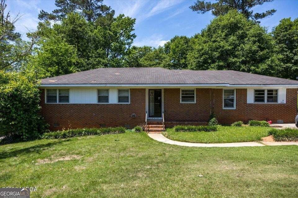 2418 Tredway Drive Macon - main photo