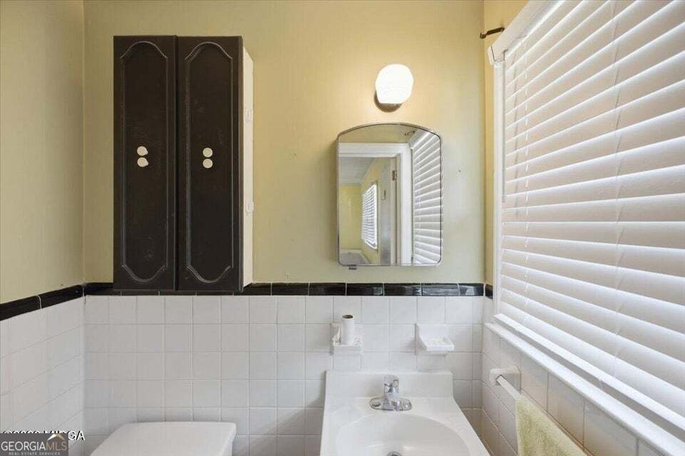 2418 Tredway Drive Macon - Photo 11