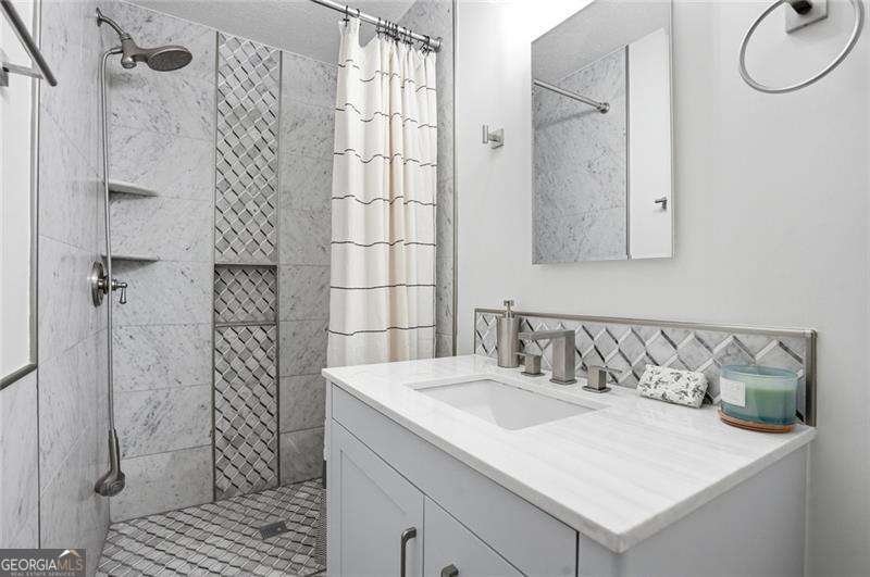 408 Riverlake Court Woodstock - Photo 16